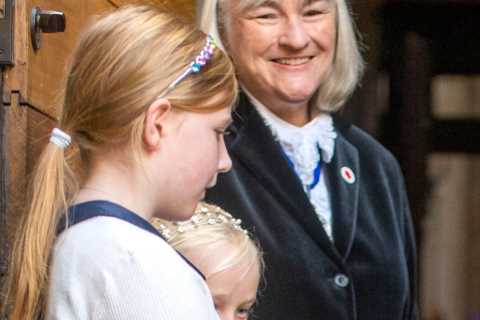 Queen’s busy schedule revealed as monarch, 95, attends ten engagements in 19 days before being told ..