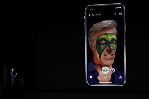 Snapchat says Apple’s privacy changes hurt its ad business, causing it to miss revenue targets.