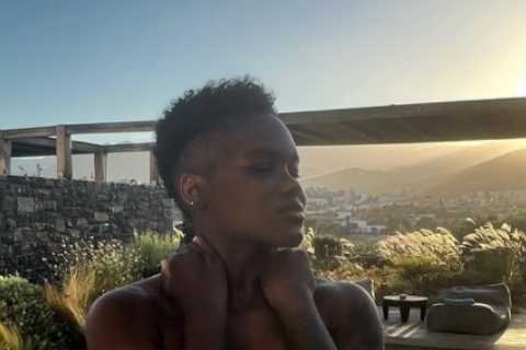 Ex-boxing star and Olympic hero Nicola Adams reveals incredibly toned physique while posing TOPLESS ..