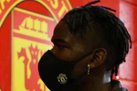 Man Utd vs Liverpool team news: Bruno Fernandes starts but Paul Pogba and Sadio Mane on bench