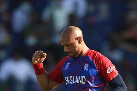 Jason Roy blasts brilliant 61 and Tymal Mills shines with ball as England thump Bangladesh in T20..