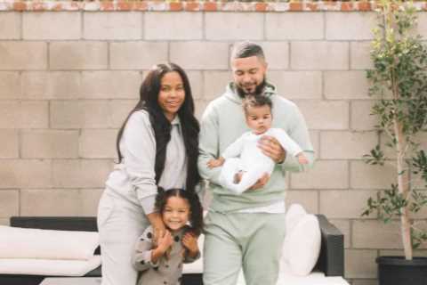 Teen Mom Cheyenne Floyd goes makeup-free in sweet family photos with fiancé Zach Davis &amp; kids..