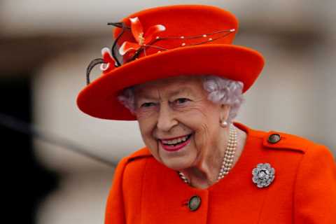 Queen told to rest ‘for at least next two weeks’ but hopes to make Remembrance Sunday service
