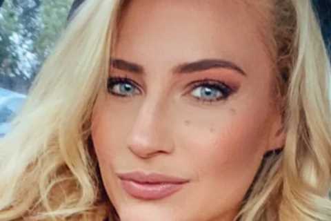 Stunning boxer Ebanie Bridges leaves fans hot under the collar after posting revealing pre-dinner..