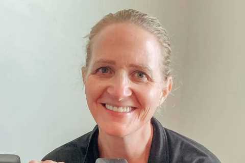 Sister Wives’ Christine Brown goes makeup-free &amp; promotes Plexus product after company accused..