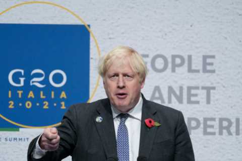 Boris Johnson ‘puzzled’ by Macron’s demands to punish UK over Brexit but insists they remain..