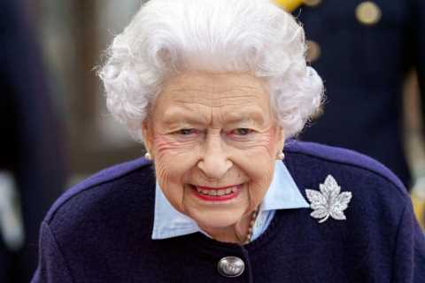 Queen ‘totally committed’ to hosting Christmas at Sandringham as time with family ‘perfect tonic’..
