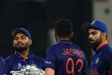 Which cricket teams are out of the T20 World Cup and who has qualified for the semi-final?