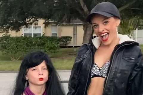 Teen Mom Mackenzie McKee slammed as ‘disgusting’ for dressing as Latina singer Selena with daughter ..