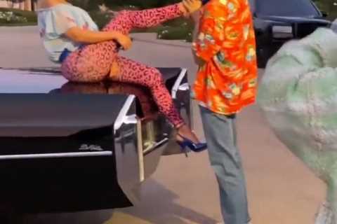 Travis Barker sucks fiancée Kourtney Kardashian’s FOOT during Halloween photoshoot as fans beg them ..