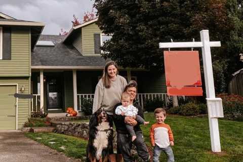 Little People’s Zach &amp; Tori Roloff snub mom Amy’s husband Chris Marek &amp; hire another..