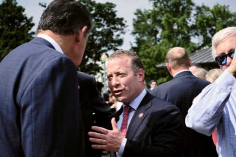 Democrats Push for Agreement on Tax Deduction That Benefits the Rich