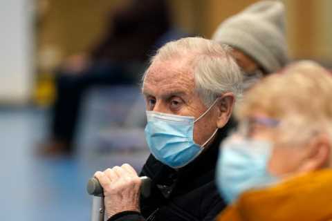UK faces ‘problematic’ Christmas as Covid ‘penetrates elderly’ causing deaths to rise, warns JVT