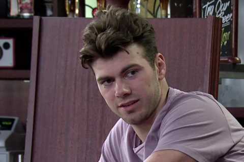 Coronation Street viewers convinced Curtis is lying about his illness after string of ‘highly..