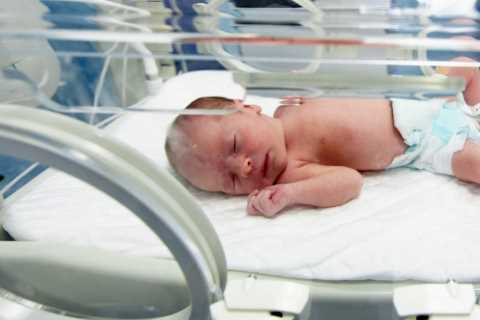 Family of unvaccinated woman who died from Covid without getting to meet newborn baby have urged..