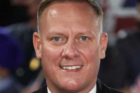 Coronation Street’s Antony Cotton signs ‘big money deal’ to remain on soap as he teases ‘dramatic..