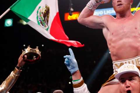 Canelo Alvarez ahead on all three scorecards before KO of Caleb Plant with one judge scoring EIGHT..