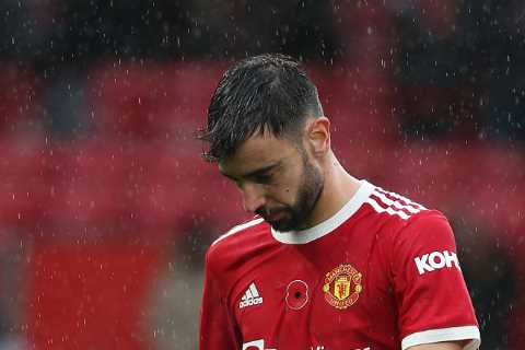 Man Utd fans rage at Bruno Fernandes’ Twitter gaffe as he posts pic of ARSENAL stars celebrating..