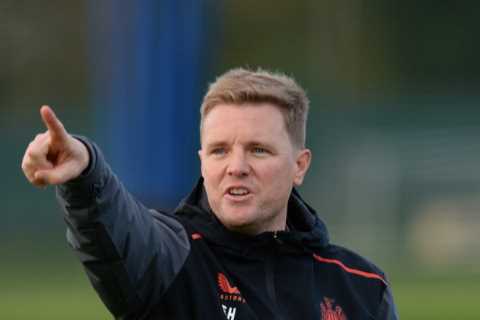 Eddie Howe leads Newcastle training for first time after arriving at 6:55am to put players through..
