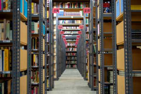 Powell’s Books Survived Amazon. Can It Reinvent Itself After the Pandemic?