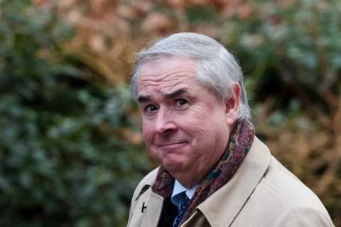 Sir Geoffrey Cox slammed for siding with ‘those accused of corruption’