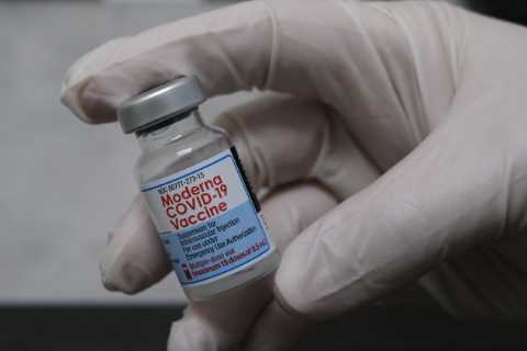 The N.I.H. says it is not giving up in patent fight with Moderna.