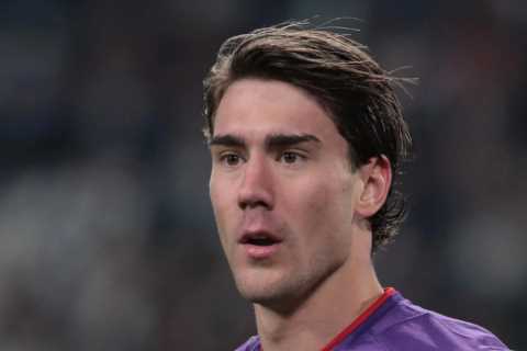 Arsenal joined by Juventus in Dusan Vlahovic transfer race as Italian giants make Fiorentina..