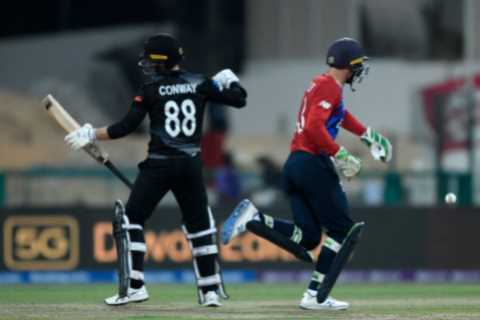 New Zealand wicketkeeper Devon Conway ruled out of T20 World Cup final after breaking finger..