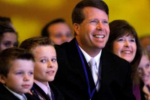 Jim Bob Duggar slammed for asking for donations in Arkansas senate run despite $3.5M fortune amid..