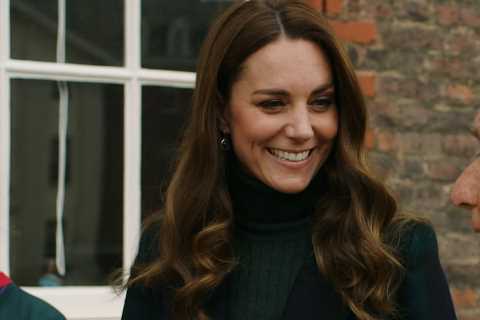 Kate Middleton beams as she meets up with WW2 veteran for tribute to fallen heroes ahead of..