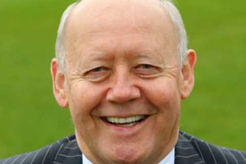 Essex cricket club chairman John Faragher quits after allegation he used racist language at board..