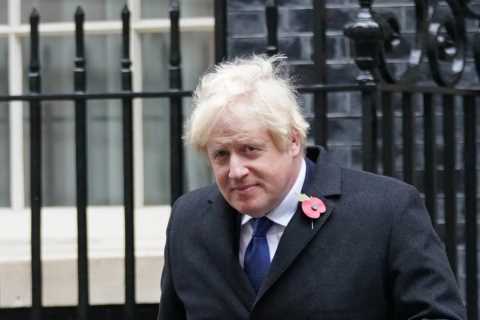 Boris Johnson joins former Prime Ministers for Remembrance Sunday service at Cenotaph
