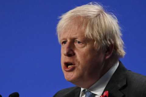 Boris Johnson should ‘face the music’ and apologise over sleaze, say Tory MPs