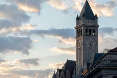 Trump to Sell Marquee Washington Hotel for at Least $375 Million