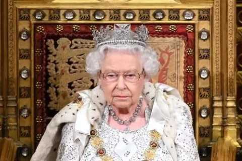 Queen gives Prince Charles her blessing to continue royal tour in touching phone call