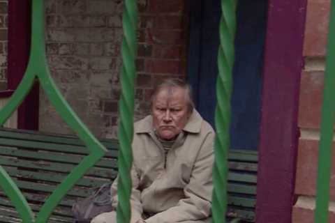 Coronation Street spoilers: Roy Cropper sparks suicide fears as he makes a drastic decision