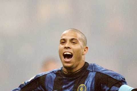 How current Premier League XI compares to best Serie A XI of the 90s with Cristiano Ronaldo against ..