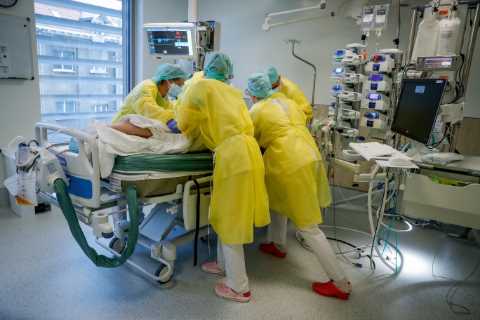 Europe’s Covid death toll could soar by 300,000 if countries do nothing, study warns as continent..