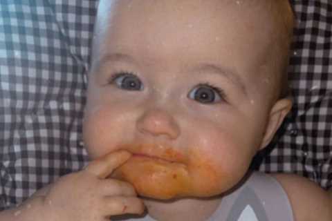Teen Mom Chelsea Houska posts adorable photos of daughter Walker, 9 months, smiling and eating..