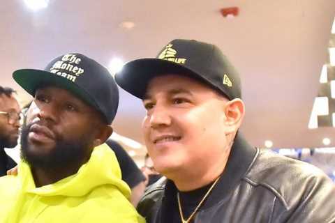 ‘That’s a good test’ – Floyd Mayweather reunites with Canelo’s coach and calls for old rival to..