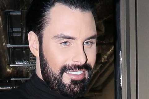 Rylan shows off his new teeth as he admits he’s ‘swollen and it hurts to smile’ after getting new..