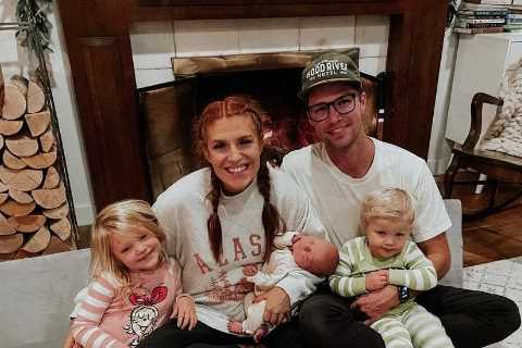 Little People’s Audrey Roloff posts ‘first pic as a family of five’ after she welcomes third child..