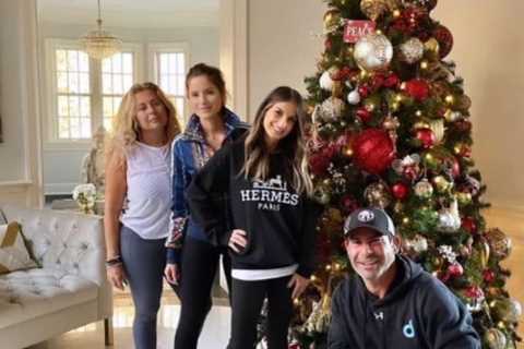 RHONJ’s Teresa Giudice, fiance Louie Ruelas &amp; kids show off elaborate Christmas decorations in..