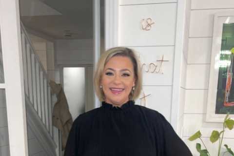 Ant McPartlin’s ex Lisa Armstrong shows off shrinking waist after weight loss in glam new pic