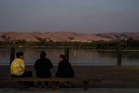 For Afghan Refugees, a Choice Between Community and Opportunity