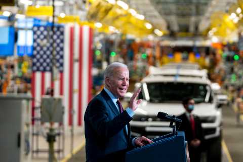 The Disconnect Between Biden’s Popular Policies and His Unpopularity