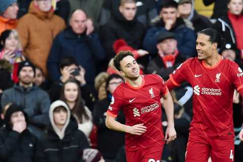 Liverpool 4: Southampton 0: Klopp’s Reds move a point behind Prem leaders Chelsea after thrashing..