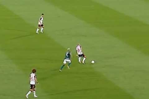‘Doing Gerrard slip impression’ – Watch Man Utd loanee Pereira make shocking mistake for goal in..