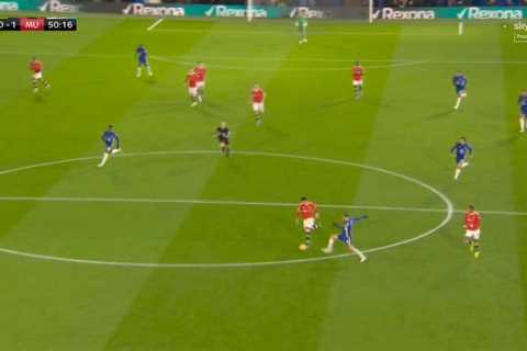 ‘This is how you do it, Jorginho’ – Watch Fabinho brilliantly show Chelsea star how to control ball ..