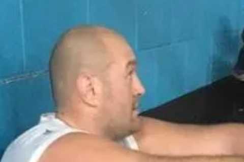 Tyson Fury’s coach shares never-before-seen pic of boxer at 28st before incredible body..